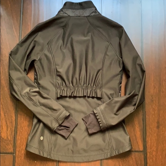 lululemon athletica Jackets & Blazers - Lululemon Black Wind Runner Water Repellent Jacket